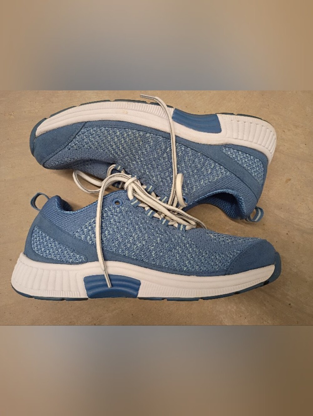 Orthofeet Women's Light Blue Knit Orthopedic Athletic Sneakers Size 6 Wide